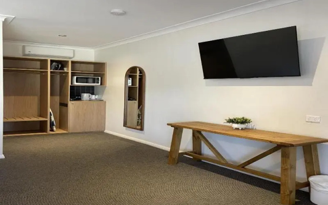 Palm And Pawn Motor Inn – Guest Rooms – Wagga Wagga