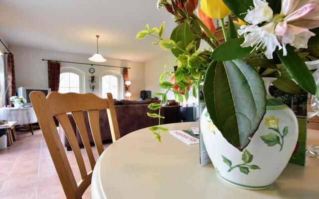Spacious holiday farm in Bronckhorst with private garden