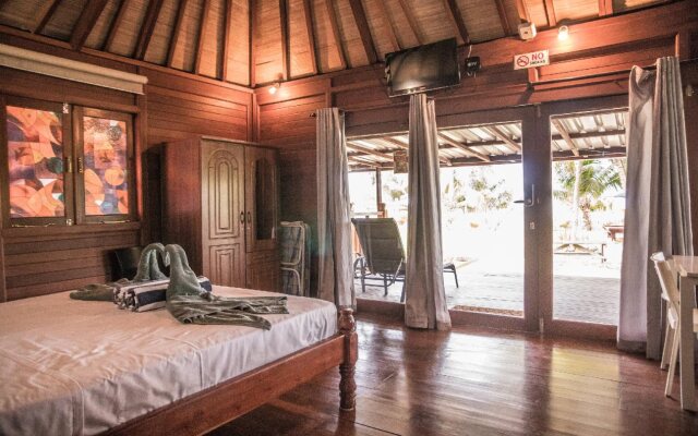 Lou Lou Bungalows