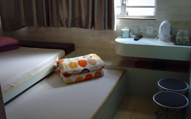 Yue Ka Guest House - 52-54 Argyle Street
