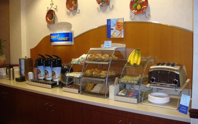 Holiday Inn Express Hotel & Suites Dayton West - Brookville by IHG