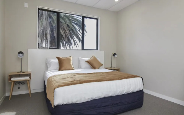 Three Palms Lodge