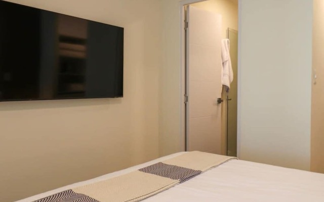 w Marvelous 2BR With Balcony in Miraflores