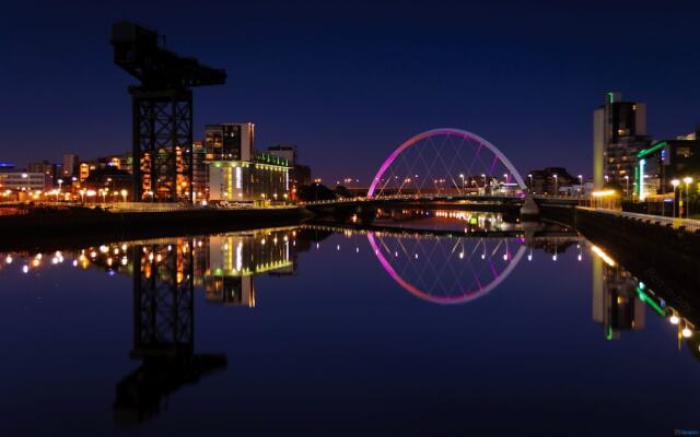 2 Bedroom Character Apartment Finnieston