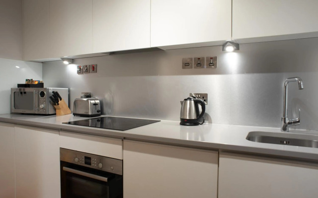 PREMIER SUITES Reading