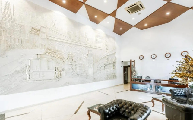 SFO Hotel and Suites