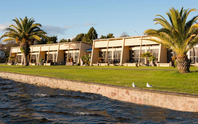 Oasis Beach Motel