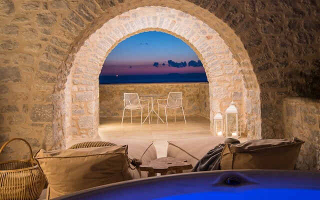 Bassa Maina Villas & Suites