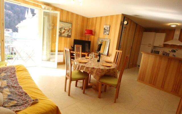 Appartement Bagnères-de-Luchon, 3 pièces, 7 personnes - FR-1-313-171