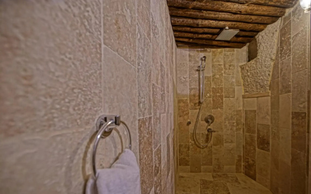 Apex Cave Hotel