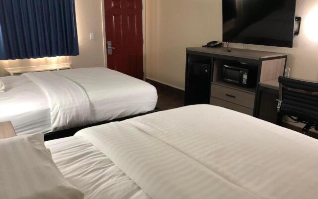 Travelers Inn & Suites
