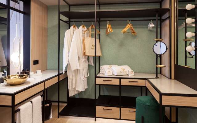 Nivia Born Boutique Hotel
