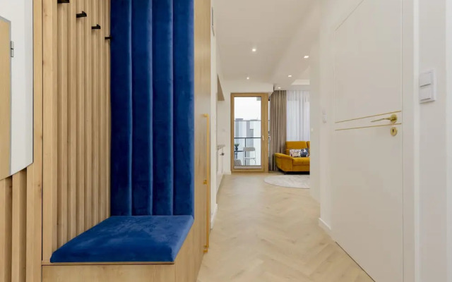 Służewiec Apartment by Renters