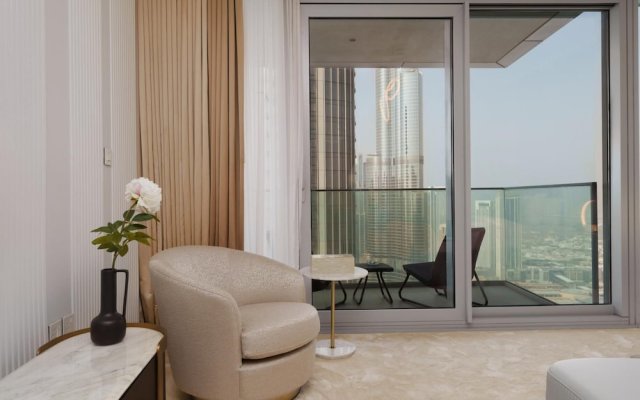 Ultra Chic High-floor Apt w Direct Burj Khalifa Fountains Views