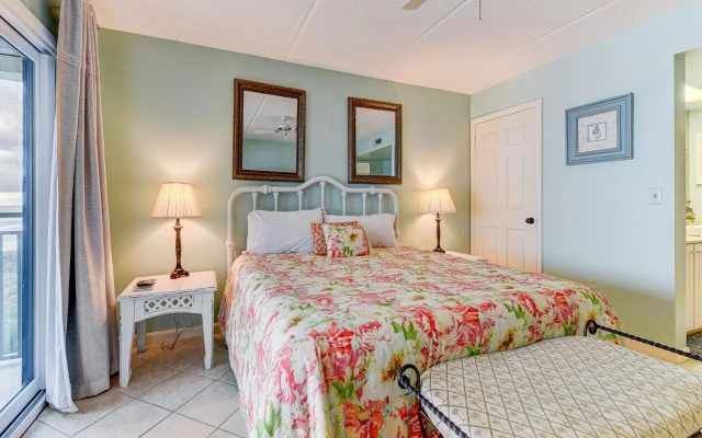 Windjammer Apartment 412