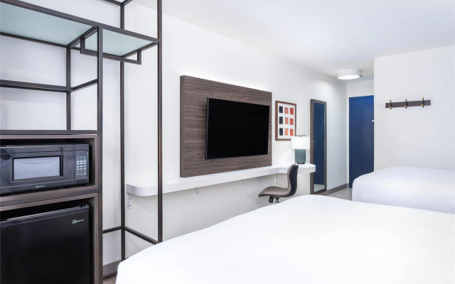 Spark by Hilton Clarion