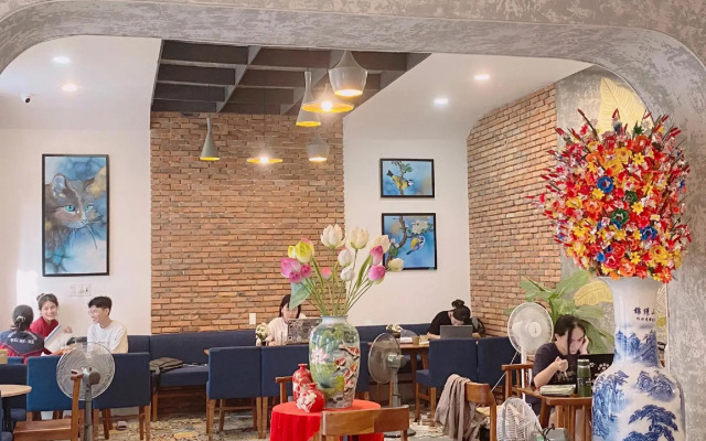 Hue Crown Boutique Hotel