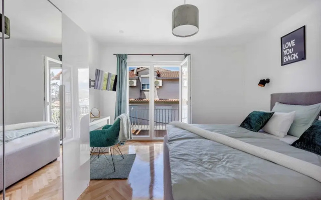 Elegant Tranquil Okrug Gornji Apartments