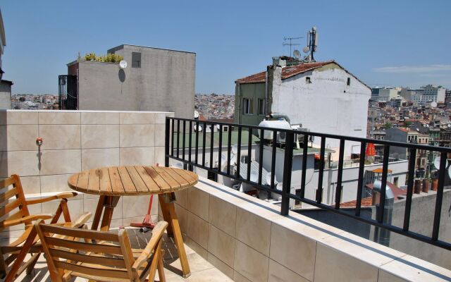 Chilloutlya Hostel&Bar