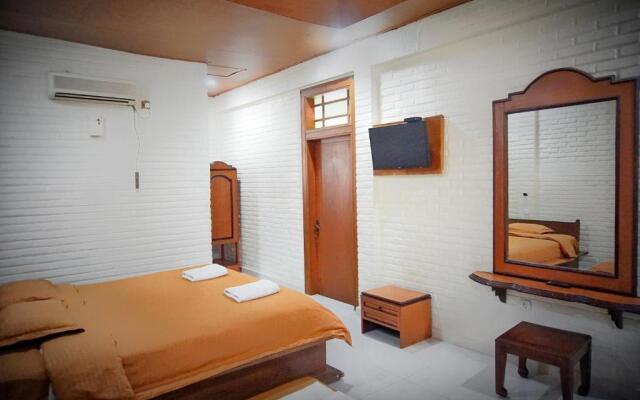 Arys Hotel