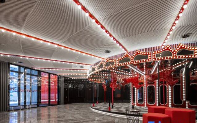 Radisson RED Hotel Zhuhai Gongbei Port