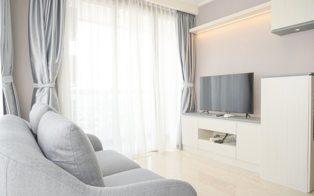 Modern Look And Comfy 2Br Menteng Park Apartment