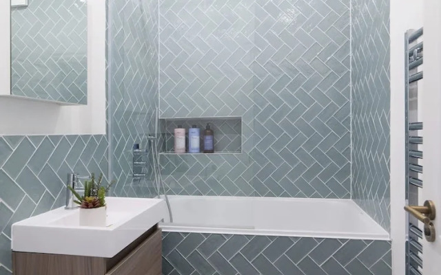 West End Drury Lane Modern 3 Bedroom Apt