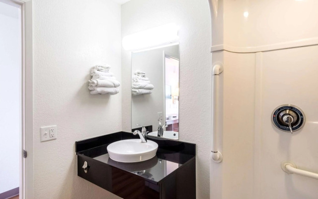 Motel 6 Redding, CA - Central