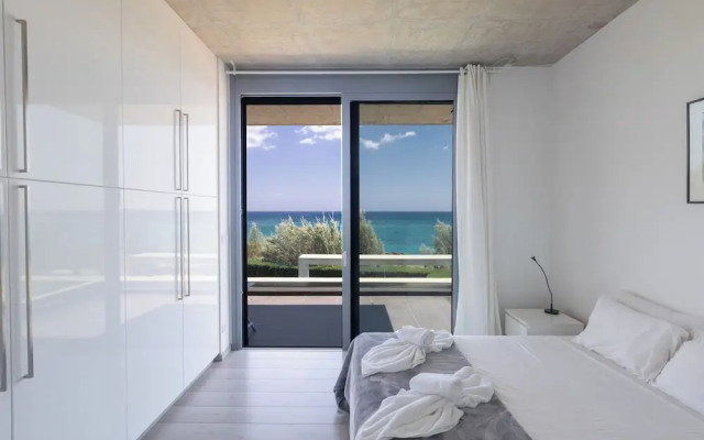 Protaras Holiday Villa El34 - Seafront Villa