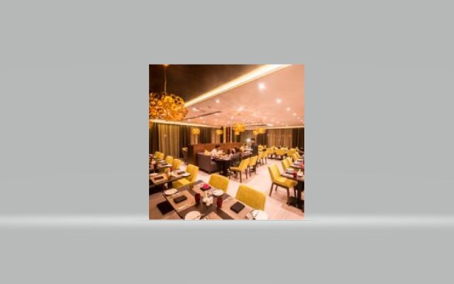 Carnelian By Glory Bower Hotel