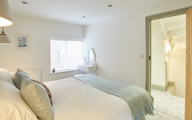Threadneedle Cottage