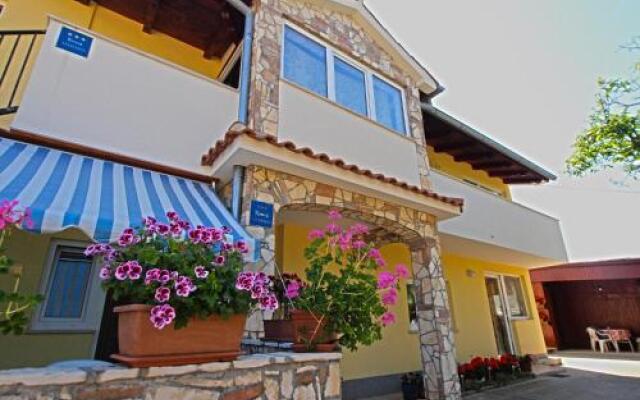 Apartments Fazana 1112