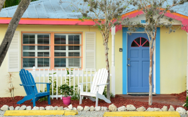 THE Palmview AND Sandpiper Inns