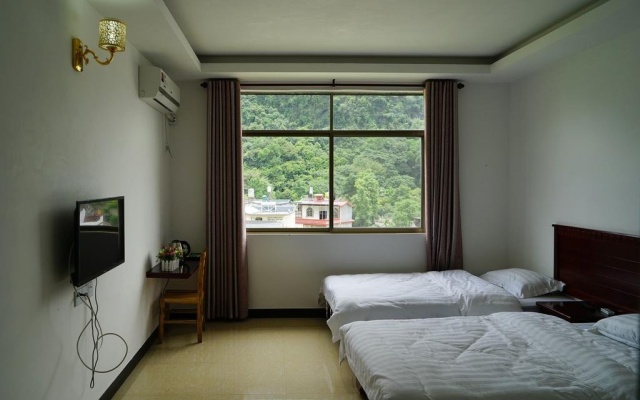 Yangshuo Yulong Inn – Guest Rooms – Guilin