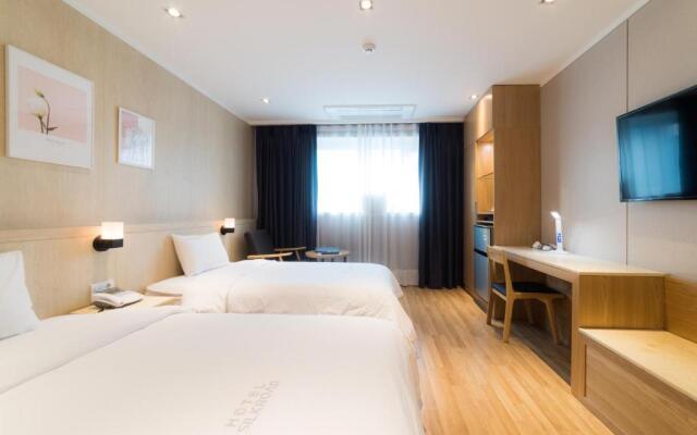 Reborn Suwon Silkroad Hotel