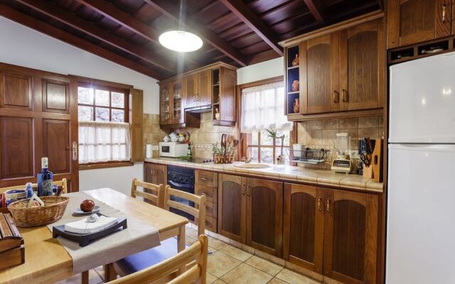 Casa Etna by Isla Bonita