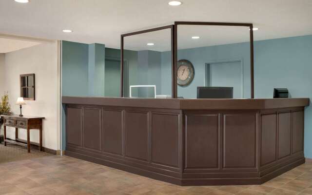 Travelodge by Wyndham Edson