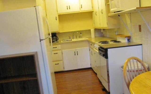 Downtown Log Cabin Hideaway Bed & Breakfast Inn Fairbanks | B&Bs