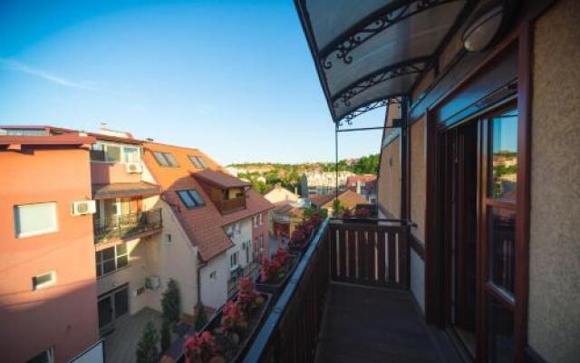 Talismano Apartments