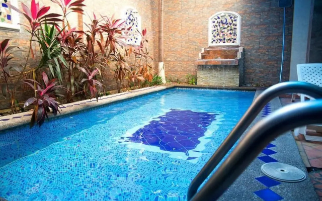 Tropical Inn
