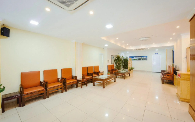 Moet Hotel by OYO Rooms