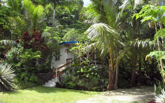 Coral Motel & Apartments