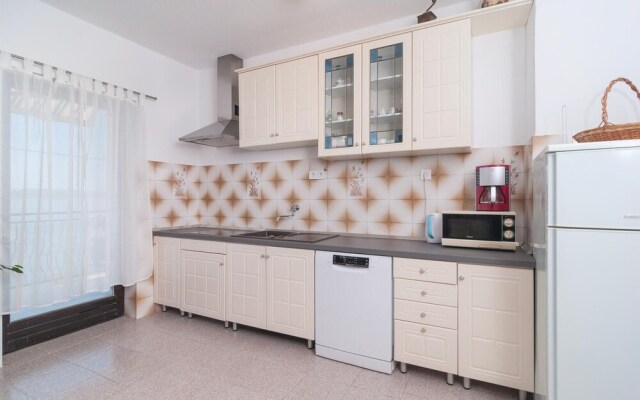 Amazing Home in Kastel Kambelovac With Wifi and 3 Bedrooms