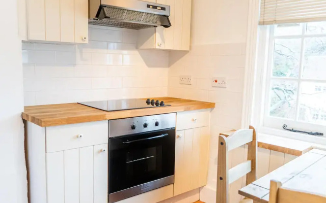 Crooked Loft - Super Central Stunning Views Sleeps 4