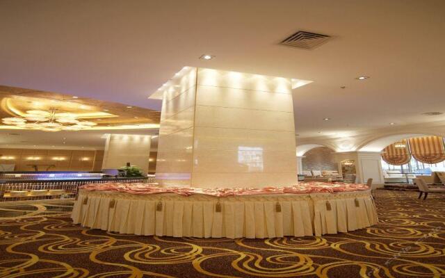 Royal Century Hotel