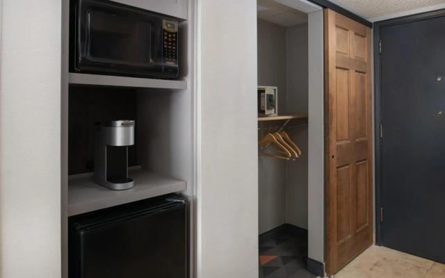 Holiday Inn Portland - Columbia Riverfront by IHG