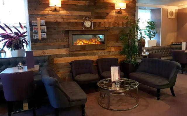 Fairburn Hotel