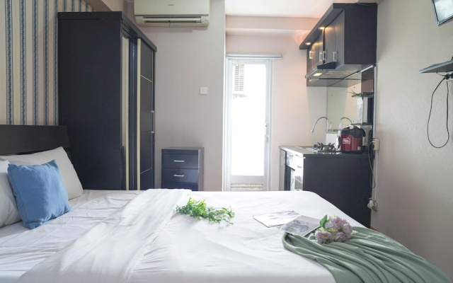 Studio Near Baywalk Mall At Apartment Green Bay Pluit