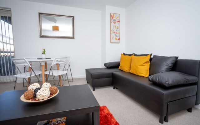 Chelsea Suites Central Milton Keynes - Sleeps 4