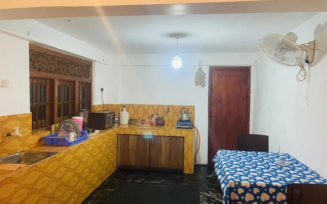Thaaru Guest